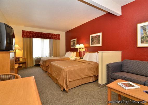 คอมฟอร์ต สวีท ปาล์ม เดสเสิร์ต ไอ - 10 Hotel อเมริกา ห้อง รูปภาพ