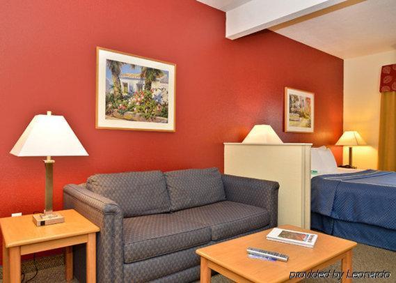 คอมฟอร์ต สวีท ปาล์ม เดสเสิร์ต ไอ - 10 Hotel อเมริกา ห้อง รูปภาพ