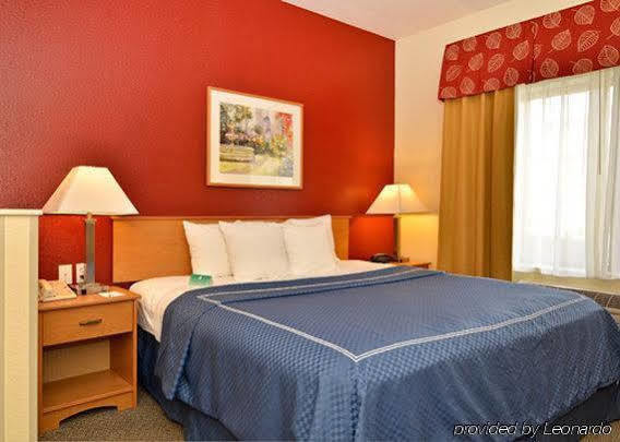 คอมฟอร์ต สวีท ปาล์ม เดสเสิร์ต ไอ - 10 Hotel อเมริกา ภายนอก รูปภาพ